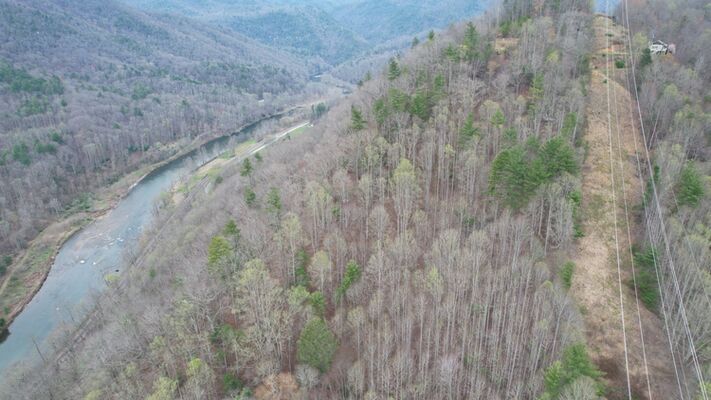 11.02 Unrestricted Acres in Mitchell County North Carolina!