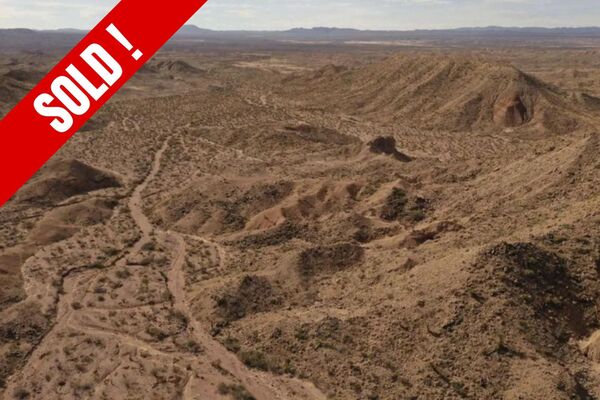 Escape to Your own 10 acre Desert Oasis, (No Restrictions!)