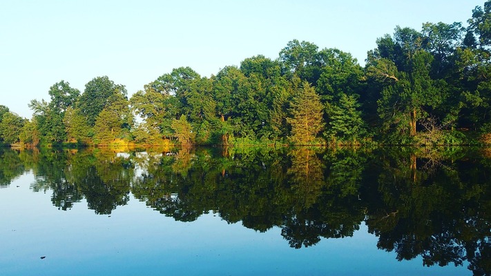 Great Location Near a Lake Community