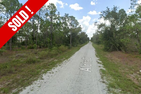 You will love this 0.22 acre lot that is Ready for Your Dream Home!!