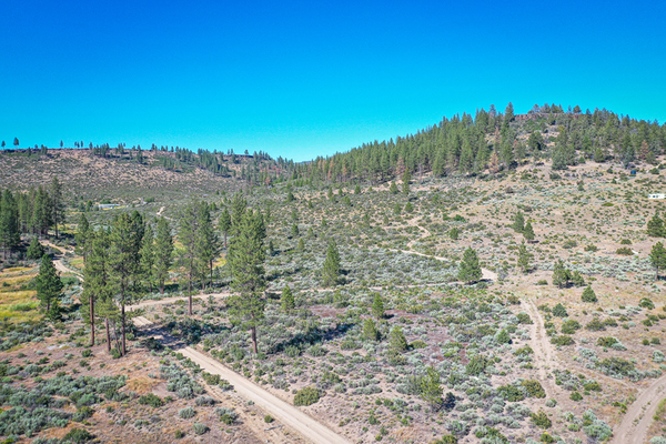 Discover Your Canvas: Two Adjoining Raw Land Parcels for Sale in Scenic Klamath County, Oregon!