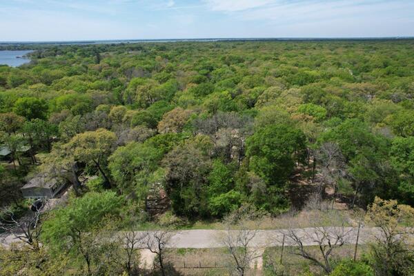 Secluded and Serene: Mobile Home Friendly Lot in a Lake Community in Mabank, TX!